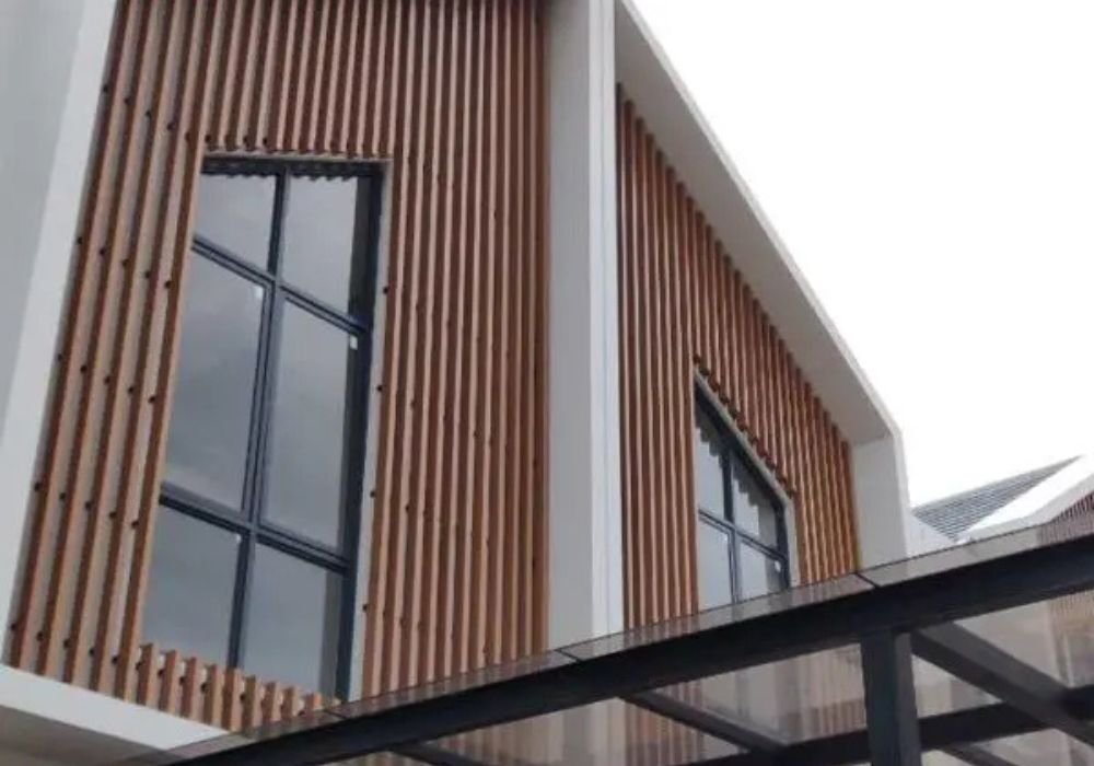 10 Kelebihan WPC Dibandingkan Panel Kayu Asli untuk Dinding Rumah Modern